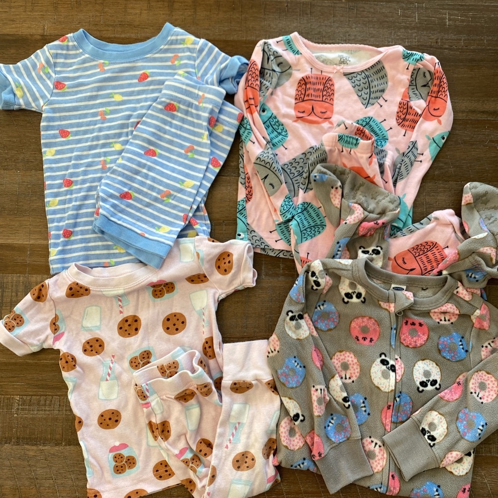 4 pair of pajamas